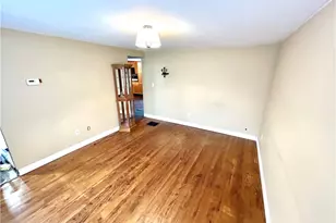 464 Bridgeport Rd, Mount Pleasant Township, PA 15666 - Photo 13