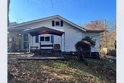 17 Norwood St, McKees Rocks, PA 15136 - Photo 1