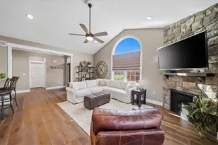 4003 Abbie Ln, Hopewell Township, PA 15001 - Photo 7