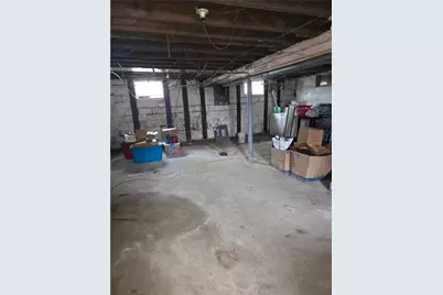 327 Lincoln Ave, Farrell, PA 16121 - Photo 21
