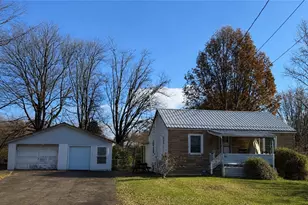 327 Lincoln Ave, Farrell, PA 16121 - Photo 1