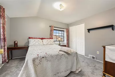 1146 Airedale Dr, Bethel Park, PA 15102 - Photo 23