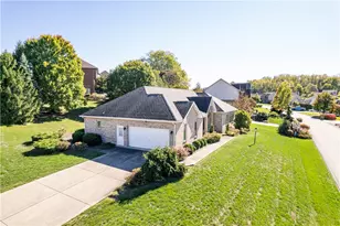 701 Rembrandt Cir, Hempfield Township, PA 15642 - Photo 9