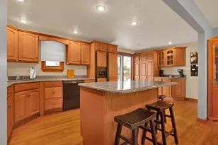 130 Tippecanoe Dr, Hempfield Township, PA 15601 - Photo 9