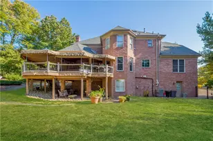 1095 St Mellion Dr, Collier Township, PA 15142 - Photo 29