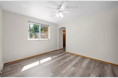 5123 S Passage Dr, Pittsburgh, PA 15236 - Photo 9