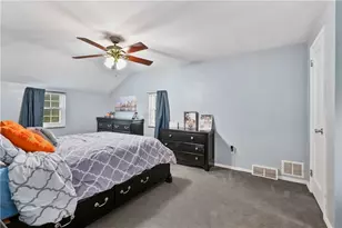 5300 Spring Valley Dr, Pittsburgh, PA 15236 - Photo 17