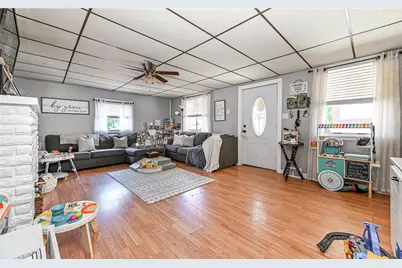 2201 Harbor, Spring Hill, PA 15212 - Photo 3