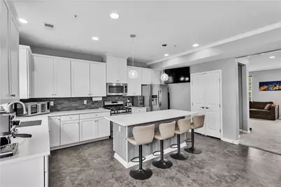 1304 Pointe View Dr, Adams Township, PA 16046 - Photo 5