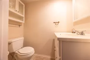 1069 Highfield Rd, Bethel Park, PA 15102 - Photo 17