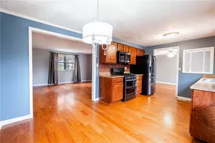 1069 Highfield Rd, Bethel Park, PA 15102 - Photo 7