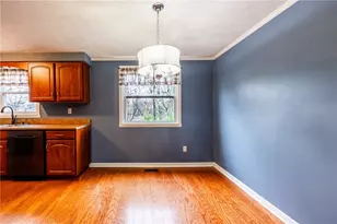 1069 Highfield Rd, Bethel Park, PA 15102 - Photo 9