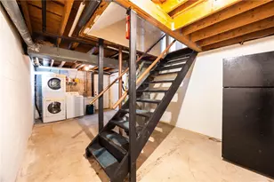 1069 Highfield Rd, Bethel Park, PA 15102 - Photo 29