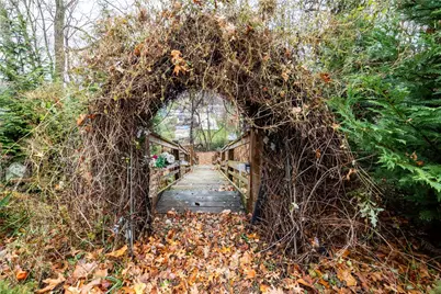 1069 Highfield Rd, Bethel Park, PA 15102 - Photo 33