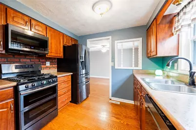 1069 Highfield Rd, Bethel Park, PA 15102 - Photo 13