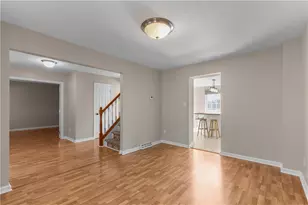 1100 Meadowbrook Dr, Canonsburg, PA 15317 - Photo 9