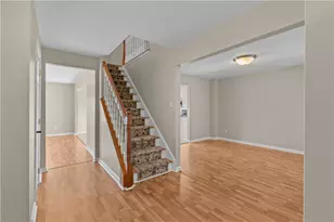 1100 Meadowbrook Dr, Canonsburg, PA 15317 - Photo 5