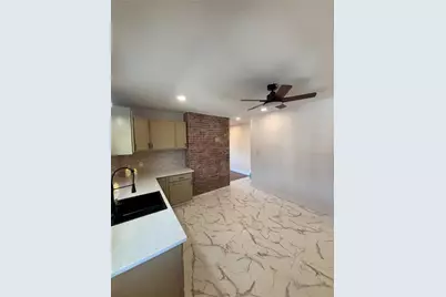 813 Lauck Ave, Liberty Boro, PA 15133 - Photo 9