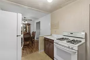 508 Rainier Dr, Pittsburgh, PA 15239 - Photo 13