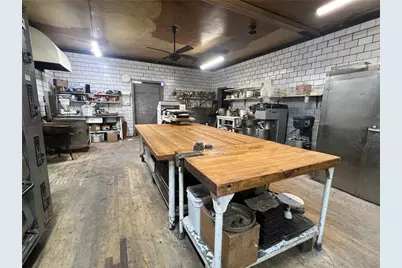 228 N Liberty St, New Castle, PA 16102 - Photo 3