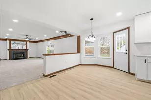 449 Shelbourne Dr, Pittsburgh, PA 15239 - Photo 11