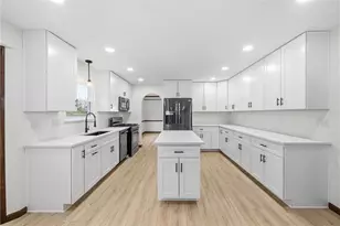 449 Shelbourne Dr, Pittsburgh, PA 15239 - Photo 7