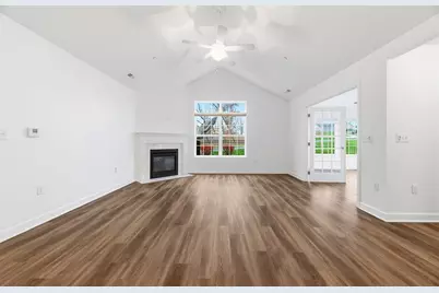 400 Spring Valley Dr, Jackson Township, PA 16063 - Photo 5