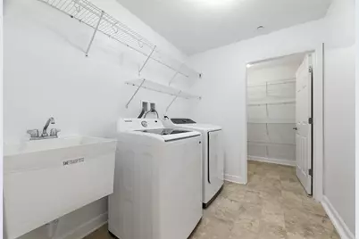 400 Spring Valley Dr, Jackson Township, PA 16063 - Photo 11