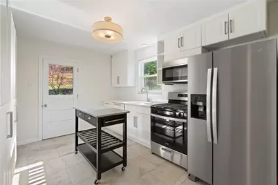 1761 Bower Hill Rd, Scott Township, PA 15243 - Photo 19