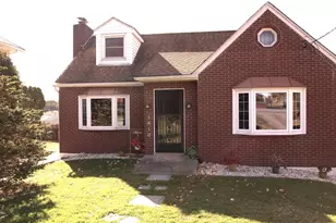 1810 Pennsylvania Ave, Irwin, PA 15642 - Photo 1