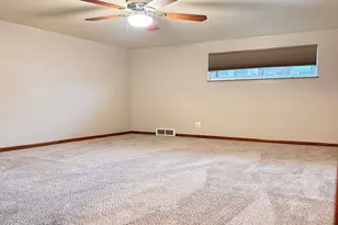 3541 Wallace Dr, Pittsburgh, PA 15227 - Photo 15