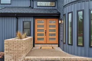 10492 Olde Villa Dr, Pittsburgh, PA 15044 - Photo 5