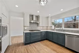 10492 Olde Villa Dr, Pittsburgh, PA 15044 - Photo 13