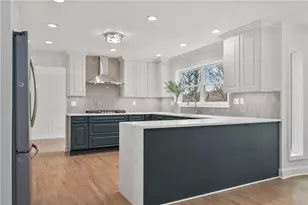 10492 Olde Villa Dr, Pittsburgh, PA 15044 - Photo 15