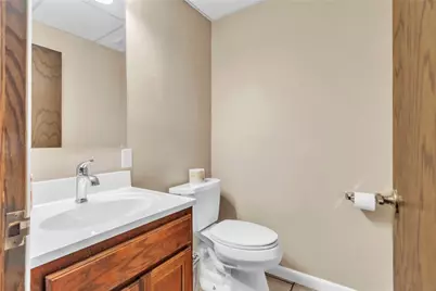 201-202 McKnight Park Drive, Ross Twp, PA 15237 - Photo 11