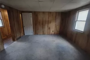 723 Lawrence Ave, Ellwood City, PA 16117 - Photo 9