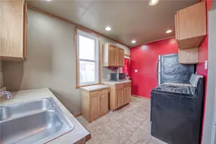 135 E 1st Ave, Tarentum, PA 15084 - Photo 9