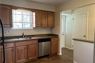 201 Kendall Ln, Bethel Park, PA 15102 - Photo 9