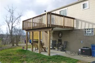 133 E Pinto Dr, Pittsburgh, PA 15239 - Photo 3