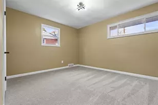 429 Elwood Dr, Wilkins Township, PA 15235 - Photo 13