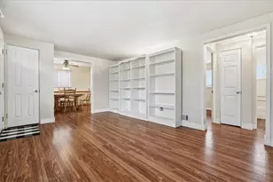 5059 Leona Dr, Pittsburgh, PA 15227 - Photo 5
