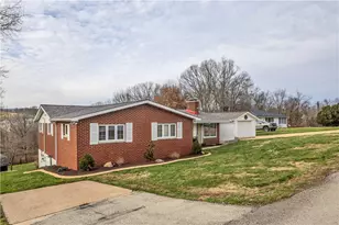 146 Byerly Dr, Penn Twp, PA 15644 - Photo 3