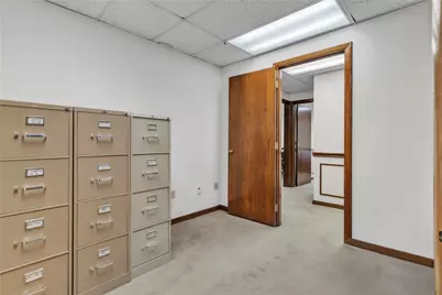 202 McKnight Park Dr, Ross Twp, PA 15237 - Photo 11