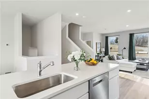 402 Cherry Tree Dr, Twp of But SW, PA 16001 - Photo 7