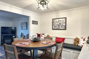 332 Parkwood Dr, Cranberry Township, PA 16066 - Photo 7