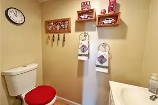 332 Parkwood Dr, Cranberry Township, PA 16066 - Photo 35