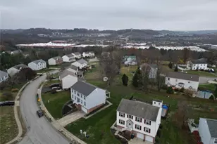 532 Grandshire Dr, Cranberry Township, PA 16066 - Photo 9