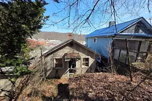 831 Prospect Ave, Charleroi Boro, PA 15022 - Photo 3