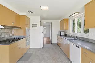 1106 Gilchrest Dr, Wilkins Township, PA 15235 - Photo 15