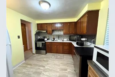 13 Lamplight Dr, Unity Township, PA 15650 - Photo 3